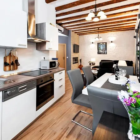 Luxury Kastela Antika * רוביני