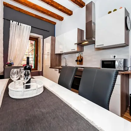 Luxury Kastela Antika דירה *